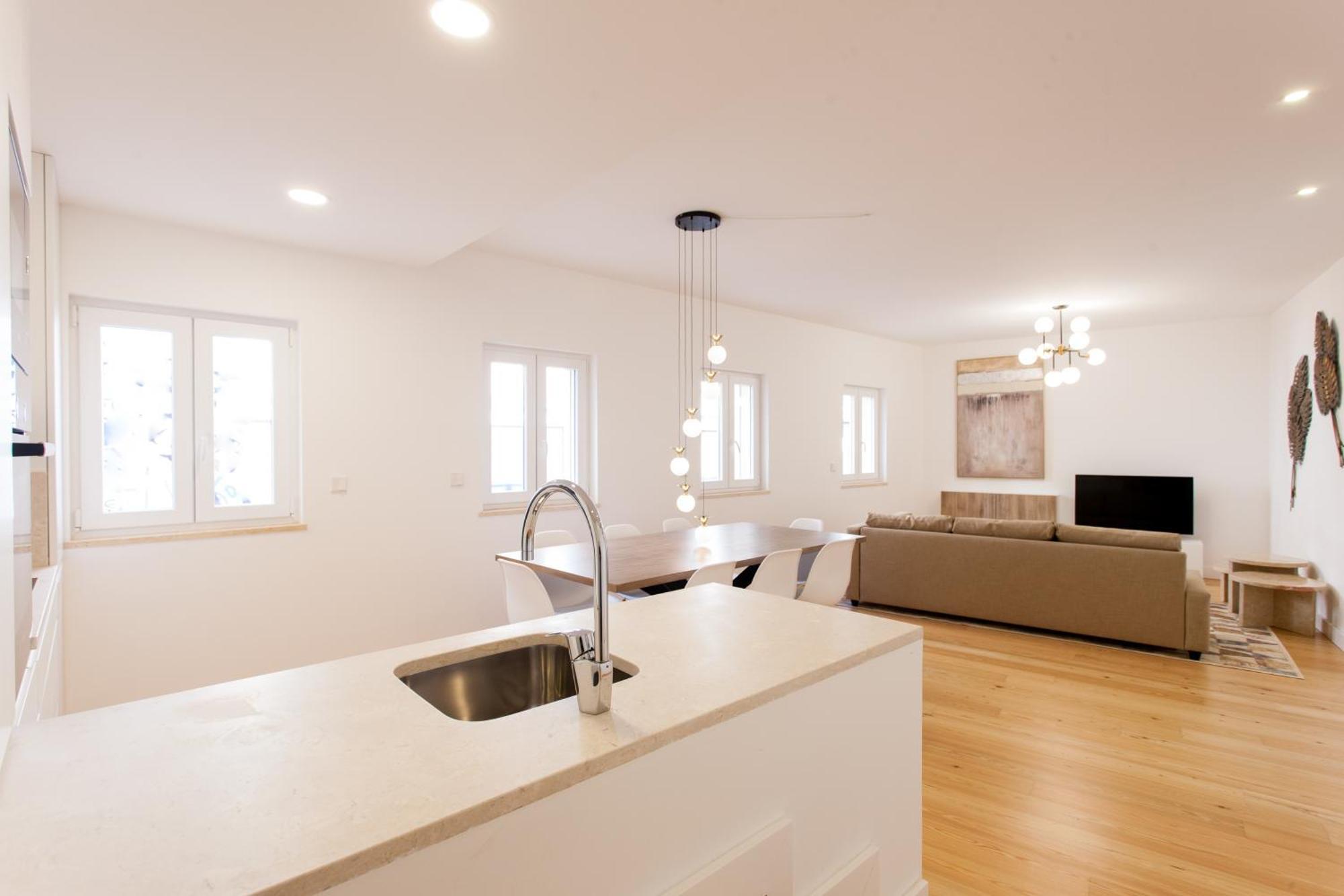 Mouraria Blue Three-Bedroom Apartment W/ Parking - By Lu Holidays Lisbona Esterno foto