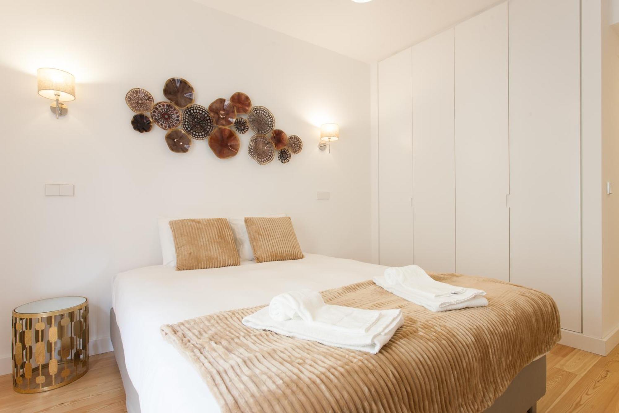 Mouraria Blue Three-Bedroom Apartment W/ Parking - By Lu Holidays Lisbona Esterno foto