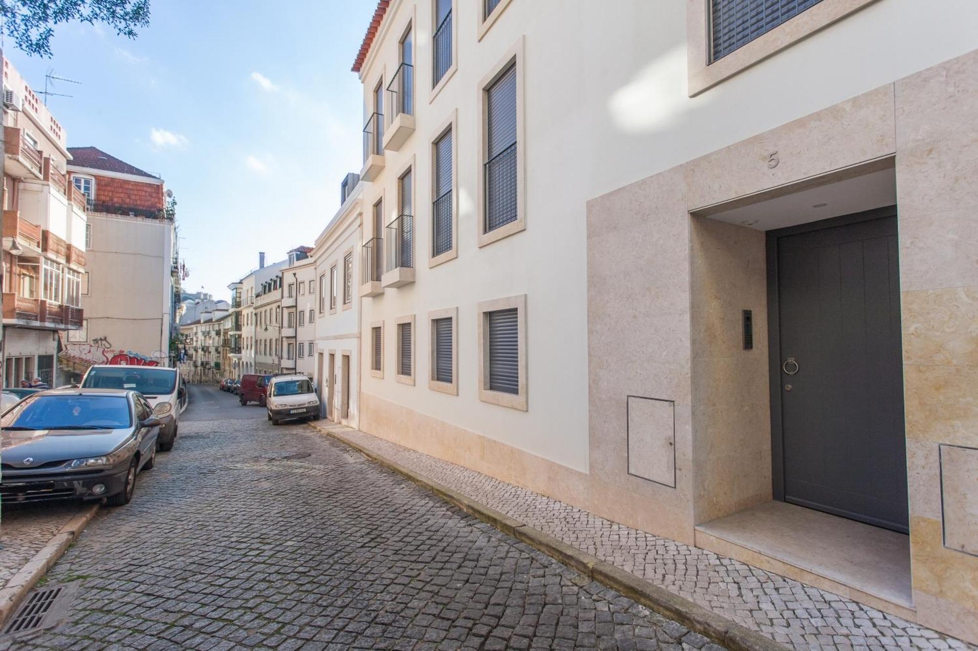 Mouraria Blue Three-Bedroom Apartment W/ Parking - By Lu Holidays Lisbona Esterno foto
