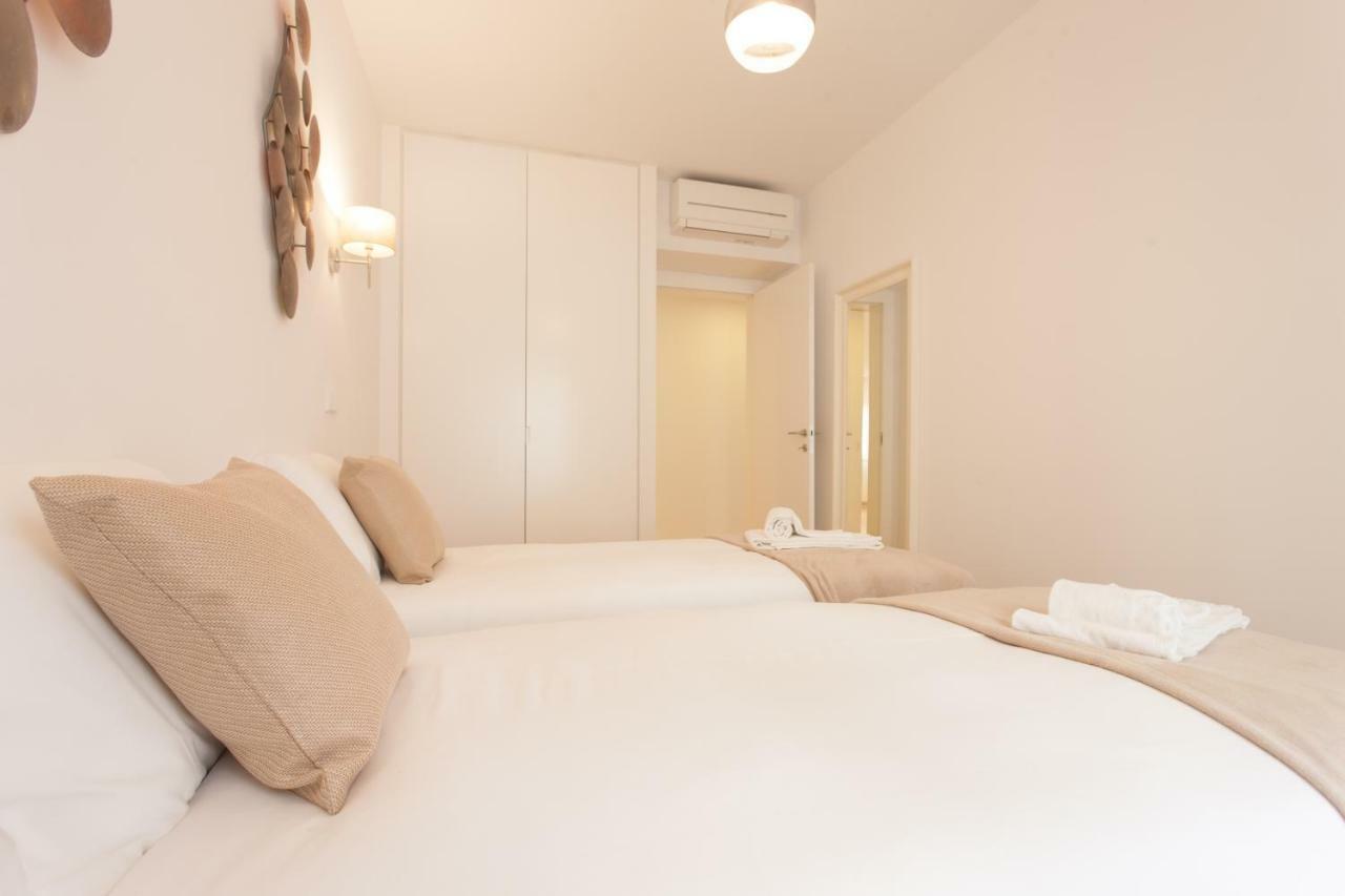 Mouraria Blue Three-Bedroom Apartment W/ Parking - By Lu Holidays Lisbona Esterno foto